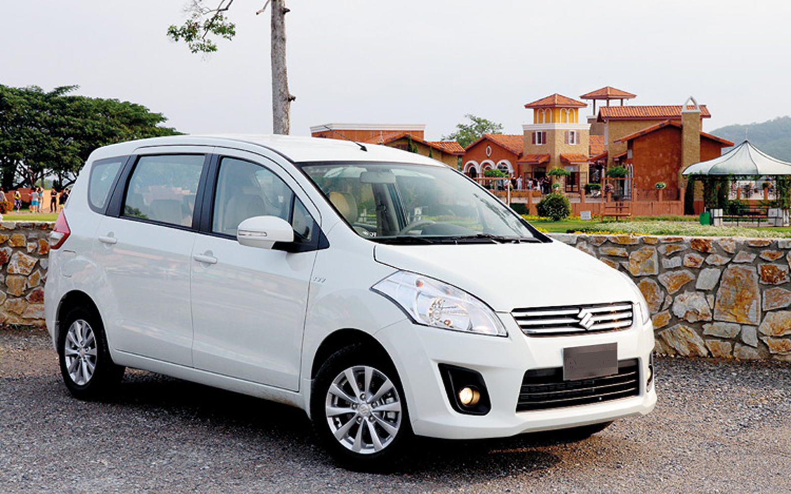 Ertiga (MUV)